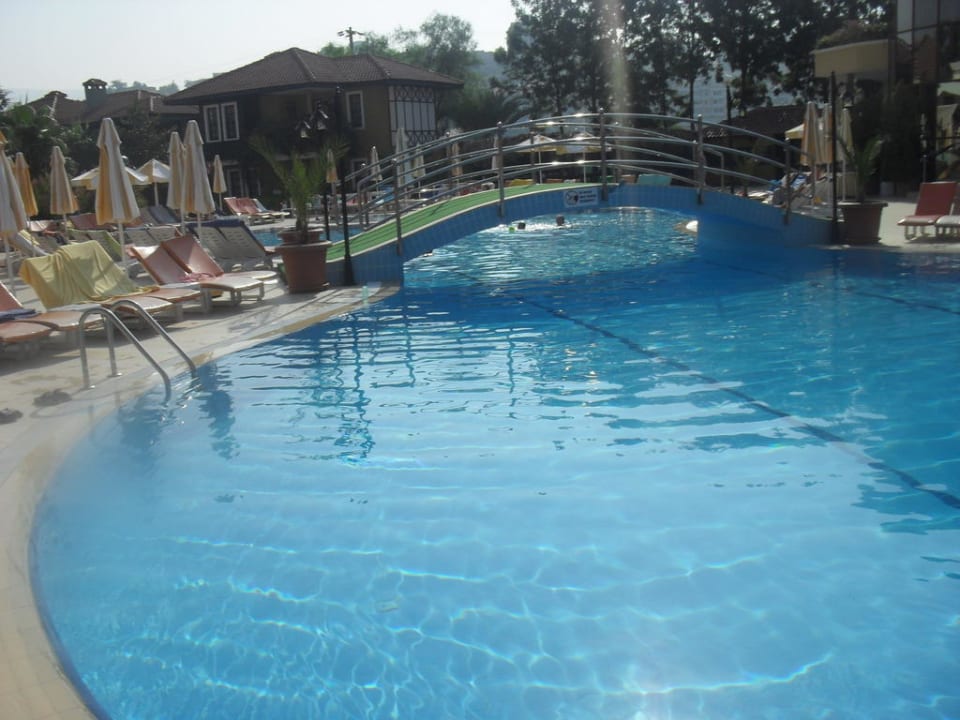 Pool Club Dizalya