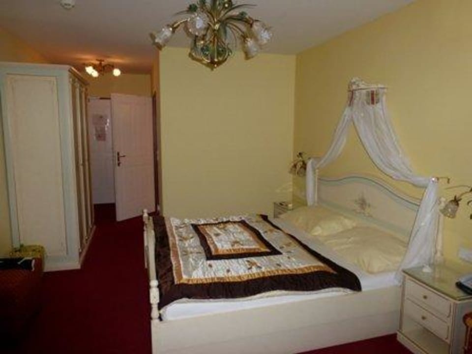 Helene - (der wichtigste Teil des Zimmers) Schlössl Hotel Kindl