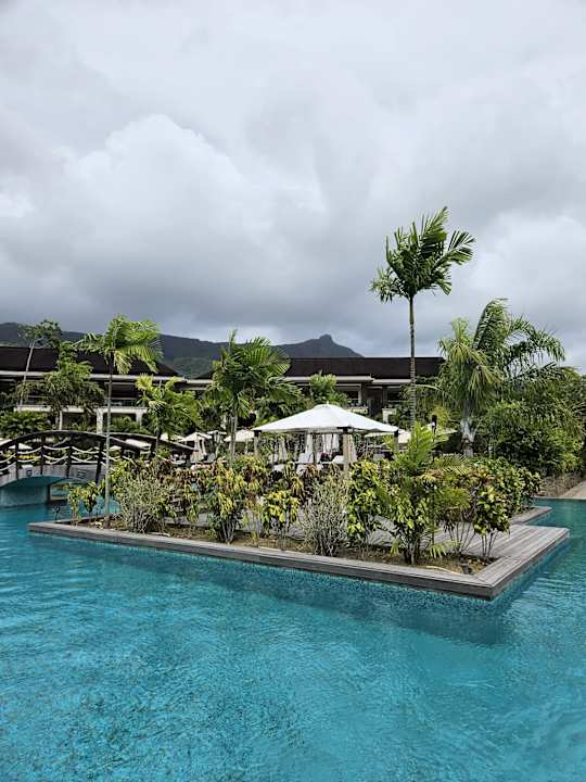 Pool Savoy Seychelles Resort & Spa