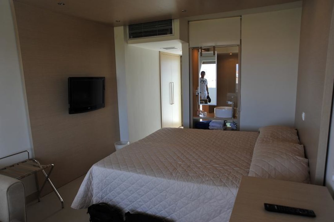 Zimmer 703 The Island Hotel