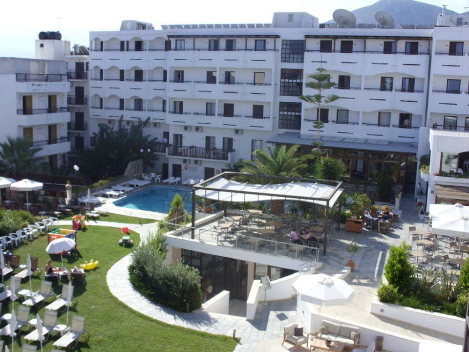 Innenhof des Hotels Albatros Spa & Resort Hotel