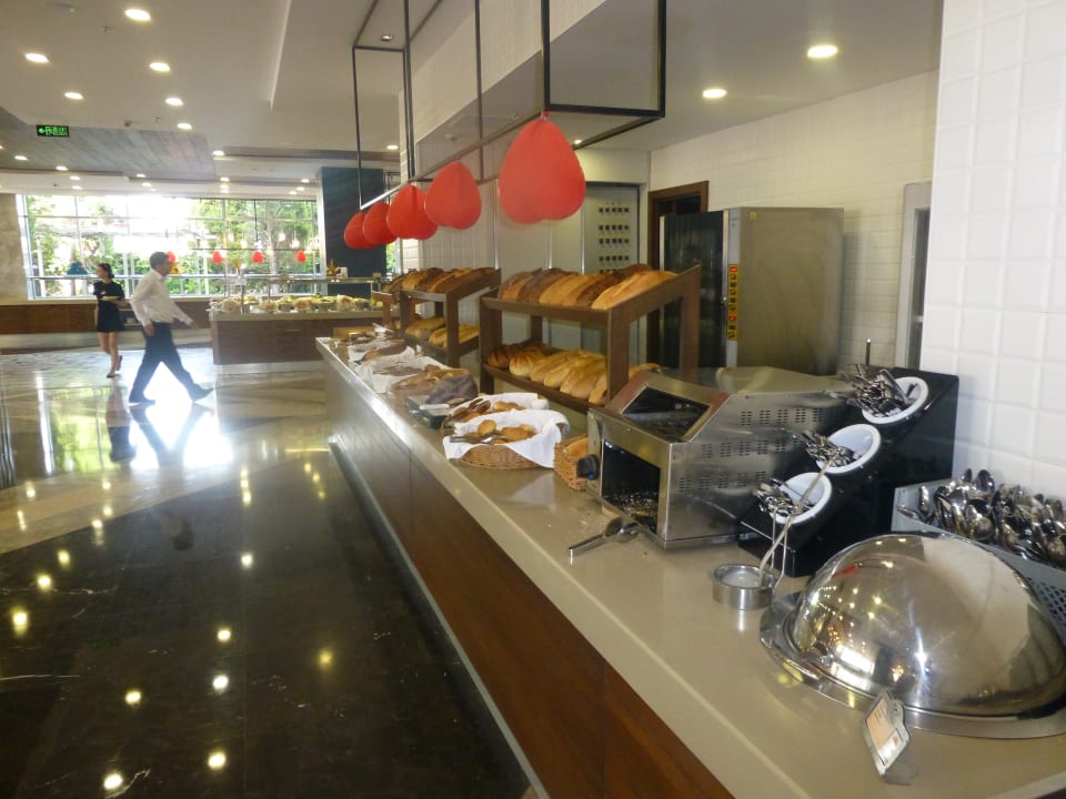 Gastro Saturn Palace Resort Hotel