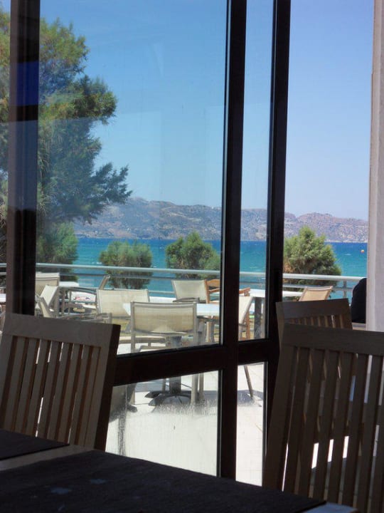 Blick auf die Restaurant Terrasse  Civitel Creta Beach
