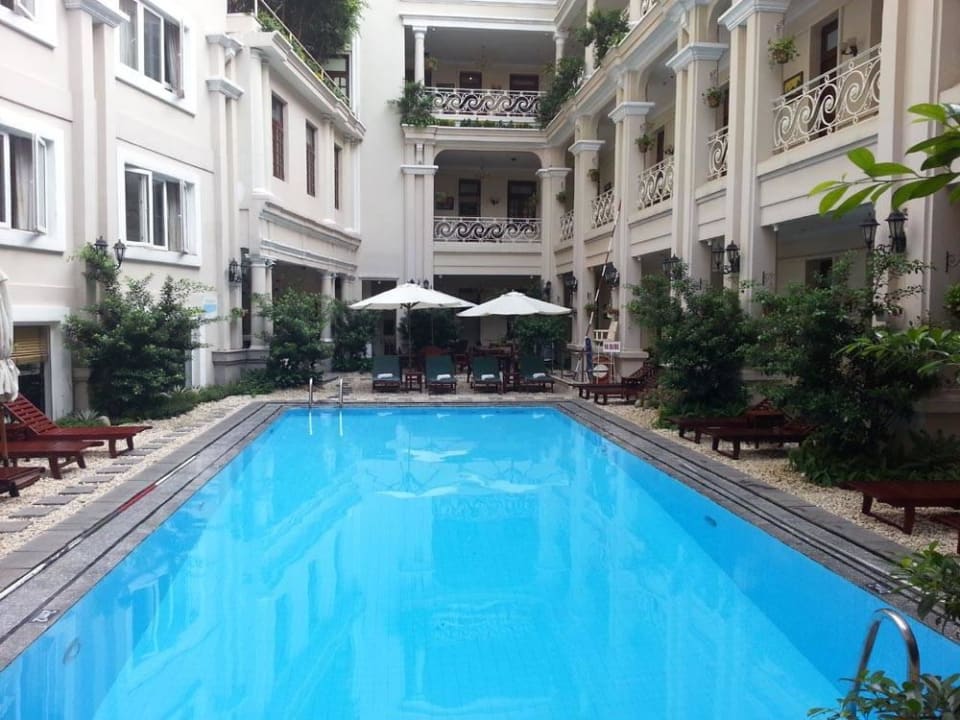 Pool im Innenhof Hotel Grand Saigon