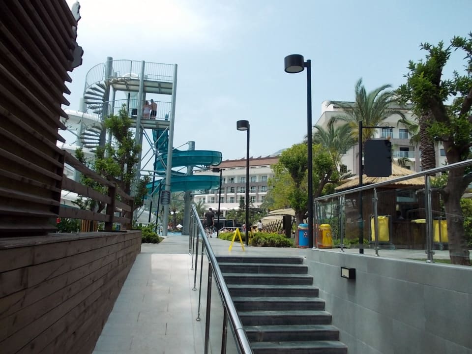 Behindertengerechte Rampepool  - Strand DoubleTree by Hilton Antalya-Kemer