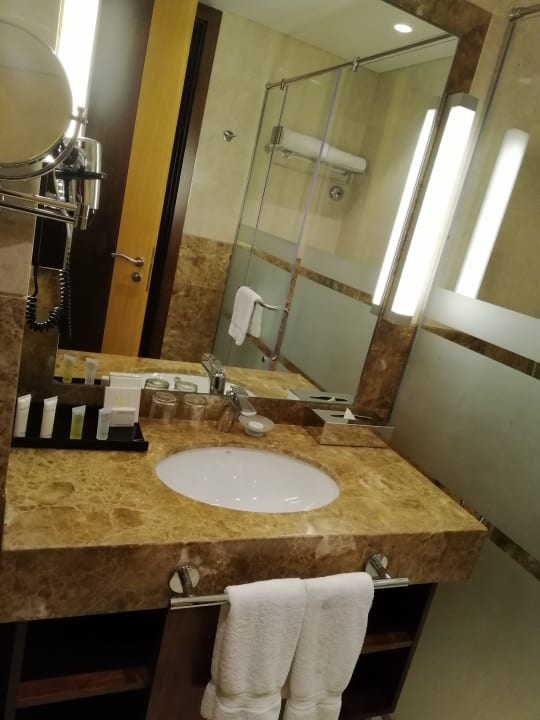 Zimmer Golden Tulip Media Hotel