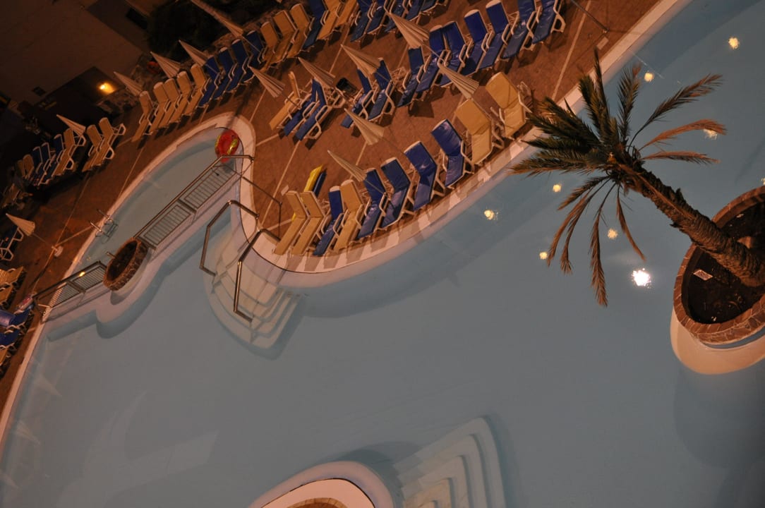 Pool bei Nacht GF FANABE