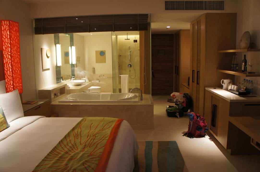 Deluxezimmer mit offenen Bad Renaissance Phuket Resort & Spa