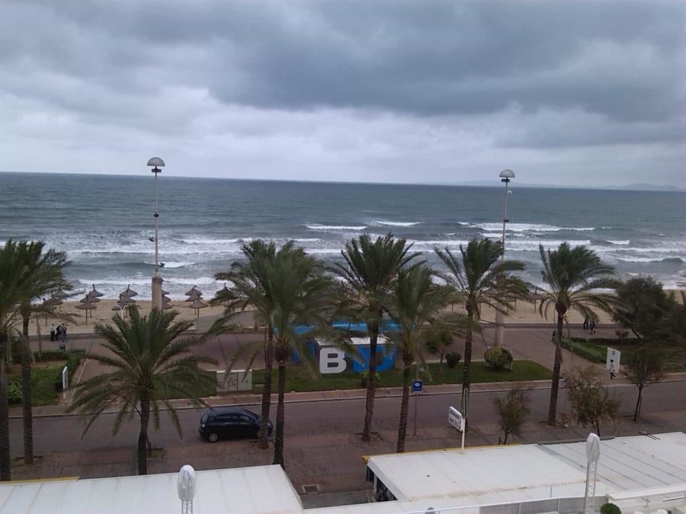 Balkonaussicht 4. Stock Iberostar Waves Bahia de Palma