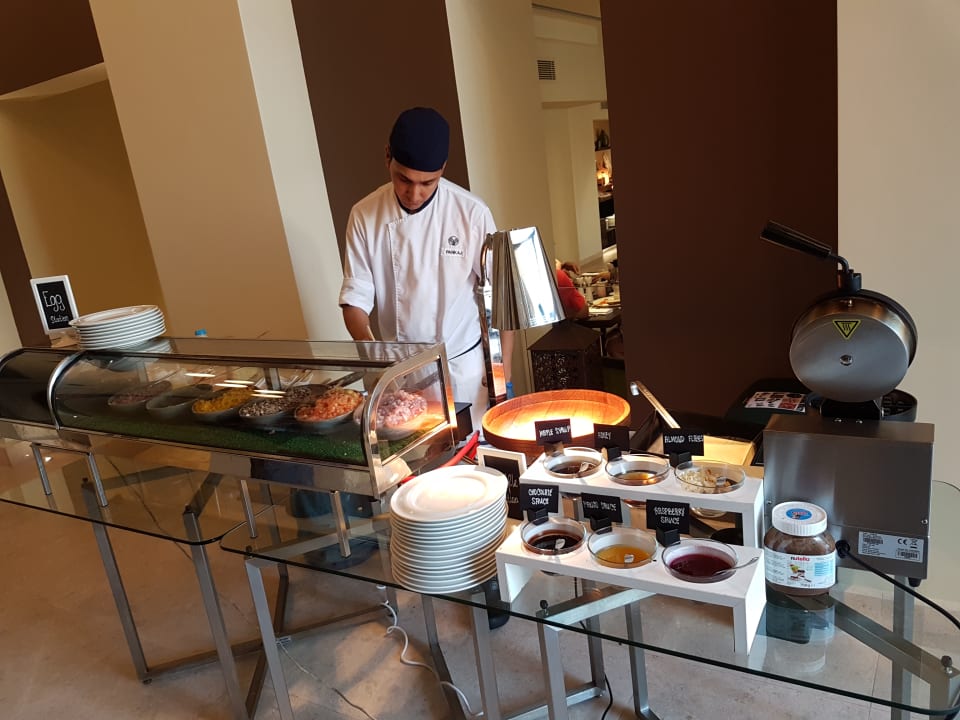 Gastro The Cove Rotana Resort