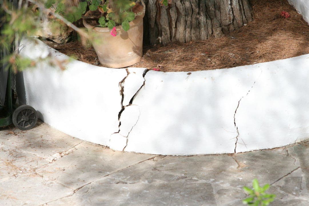 Umrandung einer Grünanlage Grupotel Rocador