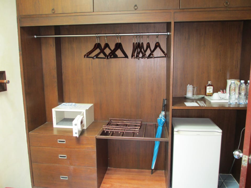 Safe, Schrank, Minibar Khao Lak Bayfront Resort