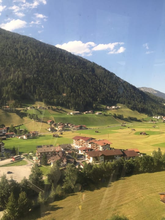Hotel vom Elfer aus gesehen Alpeiner Nature Resort Tirol