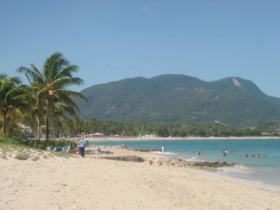 Leerer Strand Emotions by Hodelpa Puerto Plata