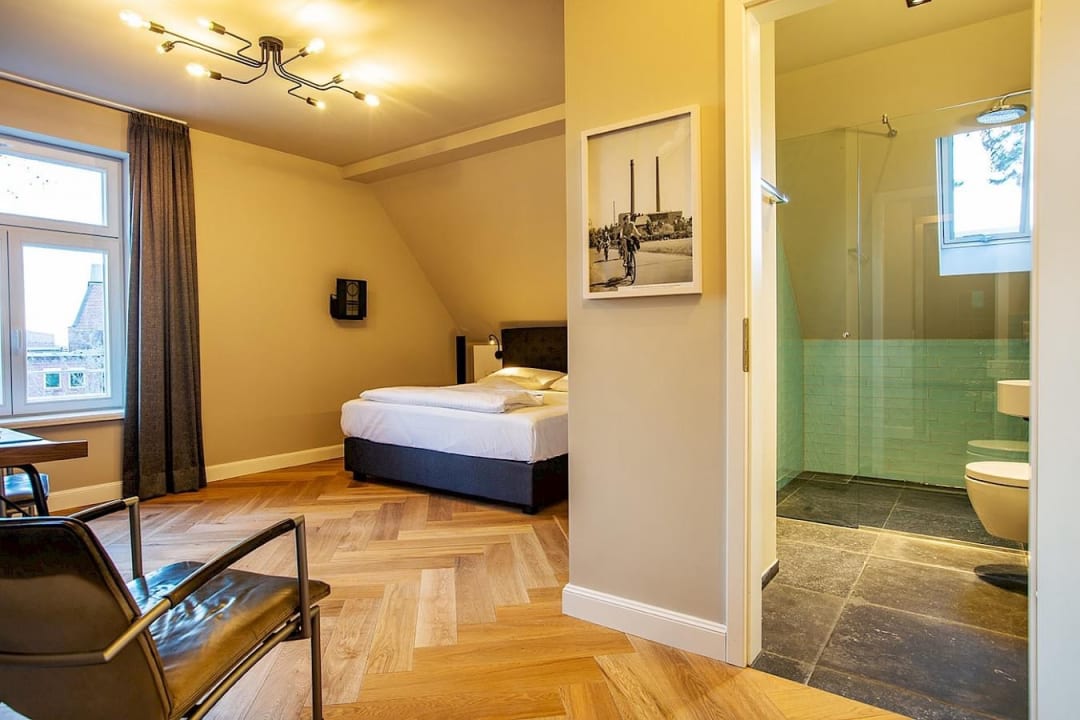 Zimmer Villa Glanzstoff