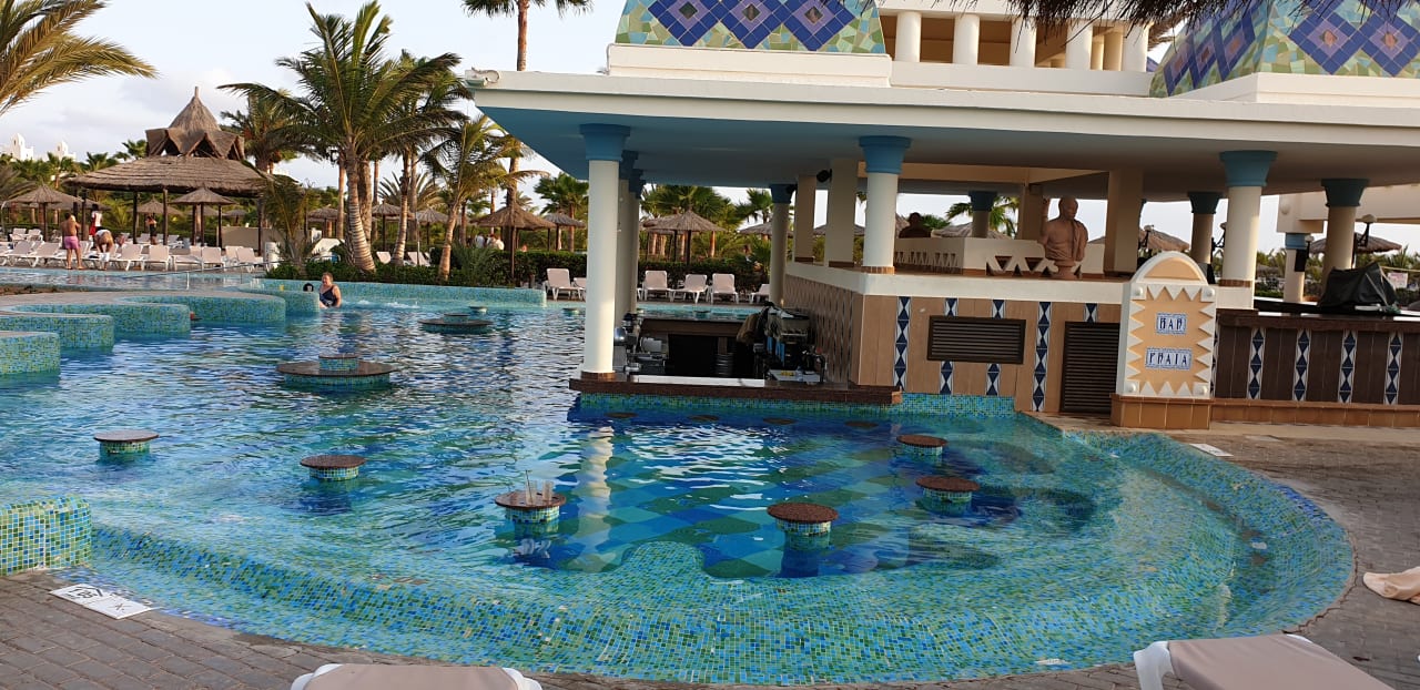 Gastro Hotel Riu Karamboa