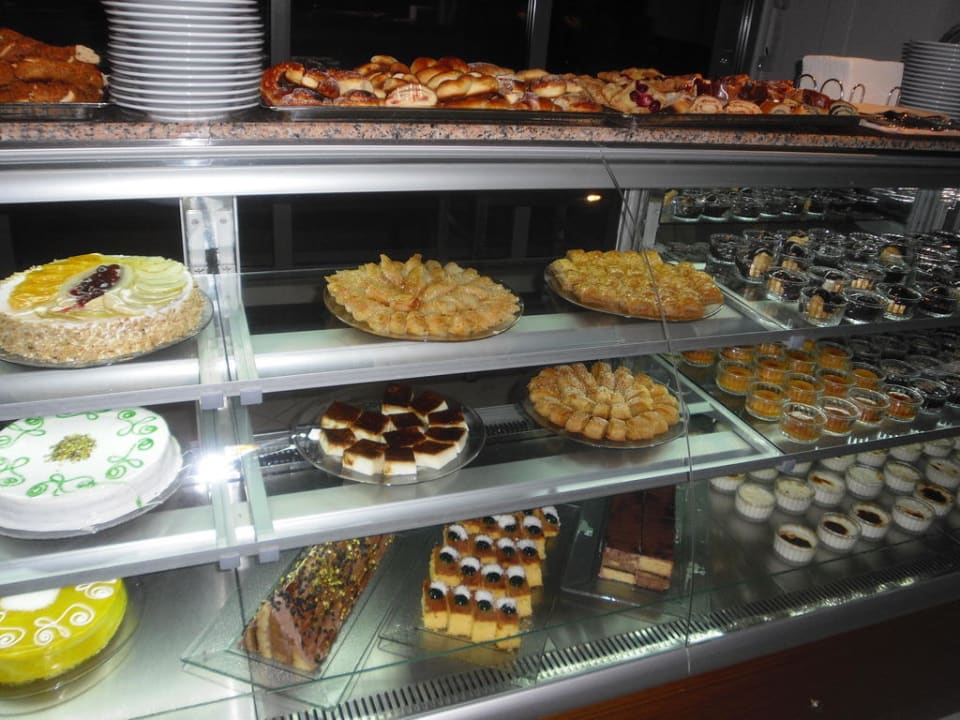 Kuchenbüffet Limak Lara Deluxe Hotel & Resort