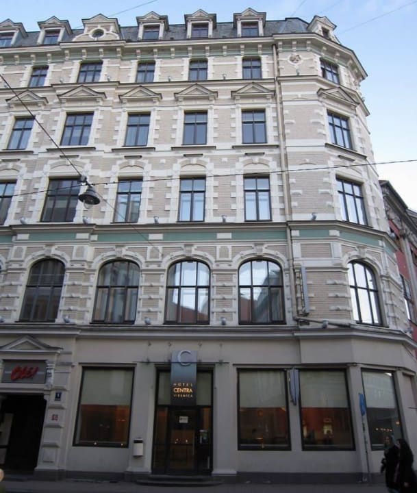 Entrance Rixwell Centra Hotel