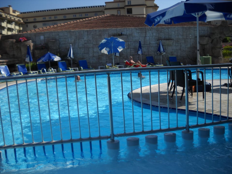 Poolansicht La Vita's Hotel