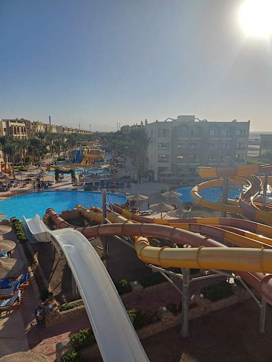 Pool El Karma Aqua Beach Resort