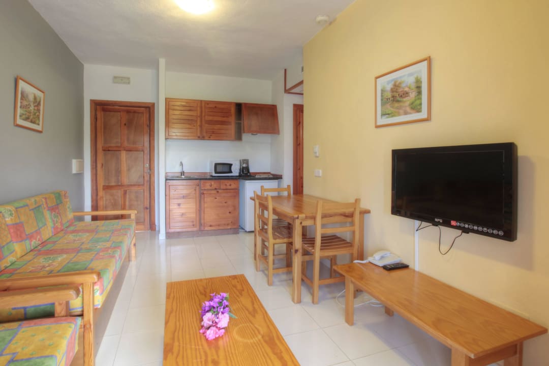 Standard Ap Kitchenette FERGUS Club Carema Splash