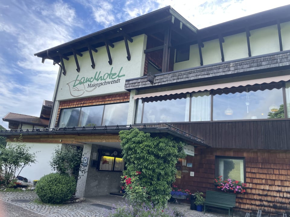 Außenansicht Landhotel Maiergschwendt