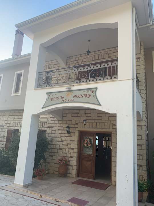 Außenansicht Hotel Konitsa Mountain