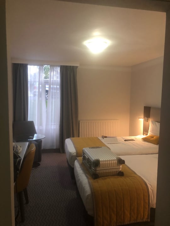 Zimmer Maldron Hotel Dublin Airport