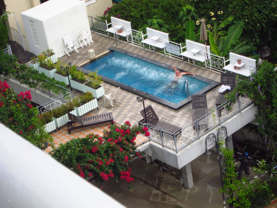 Whirlpool Hotel Sutus Court 1