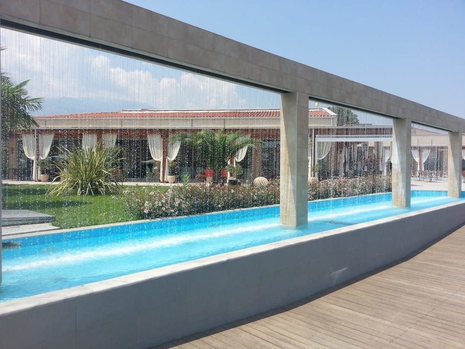 Wasserspiele mit Blick zur Lobby alltoura Club Hotel Poseidon Palace