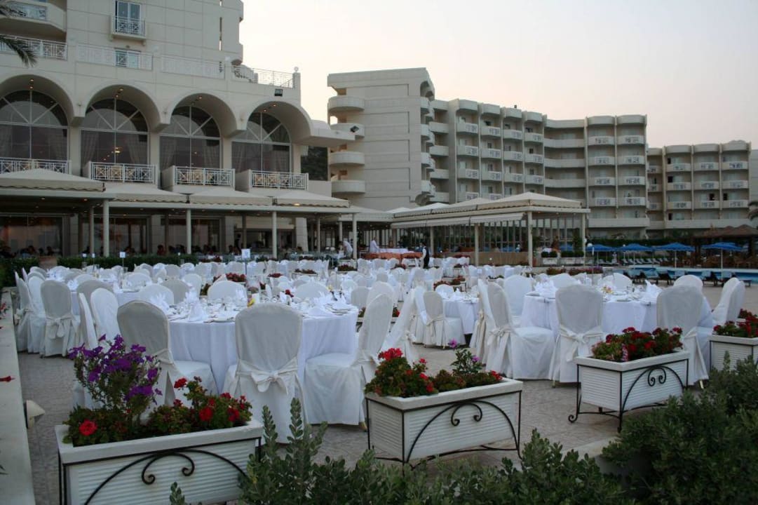 Abend Dinner im freien Rodos Palladium Leisure & Wellness