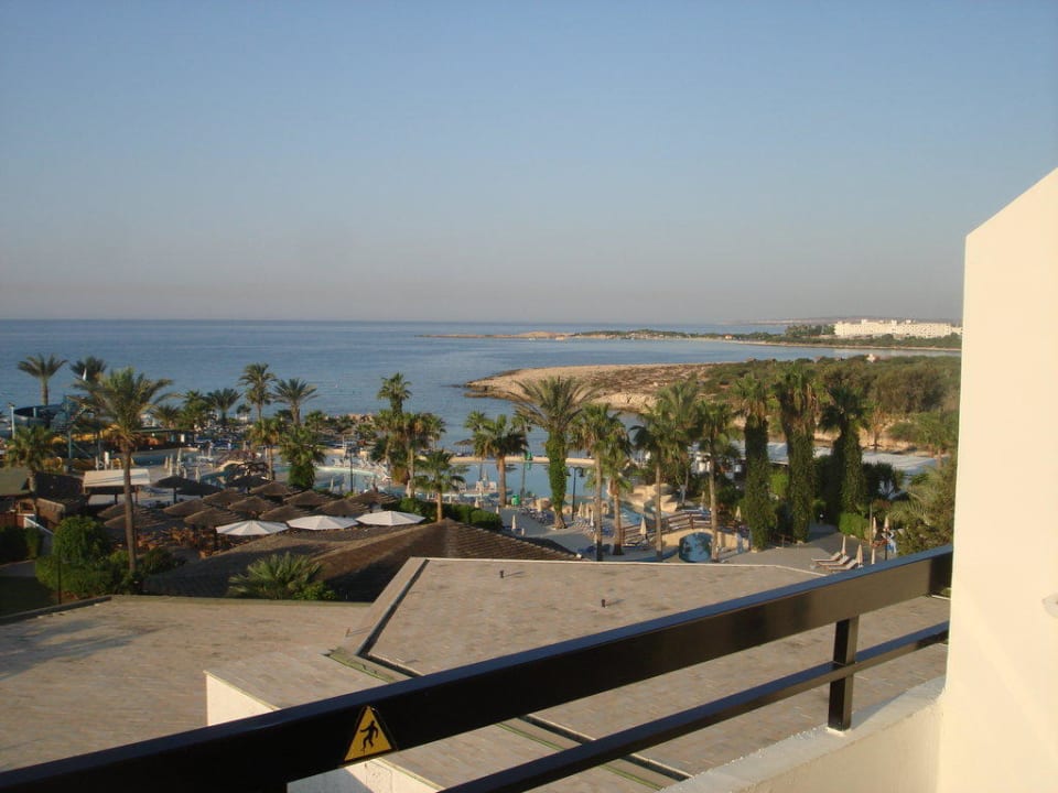 Vom Balkon Adams Beach Hotel