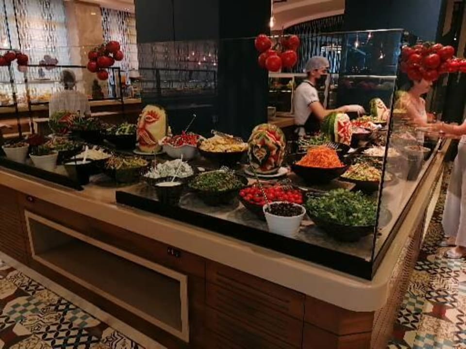 Gastro Saturn Palace Resort Hotel