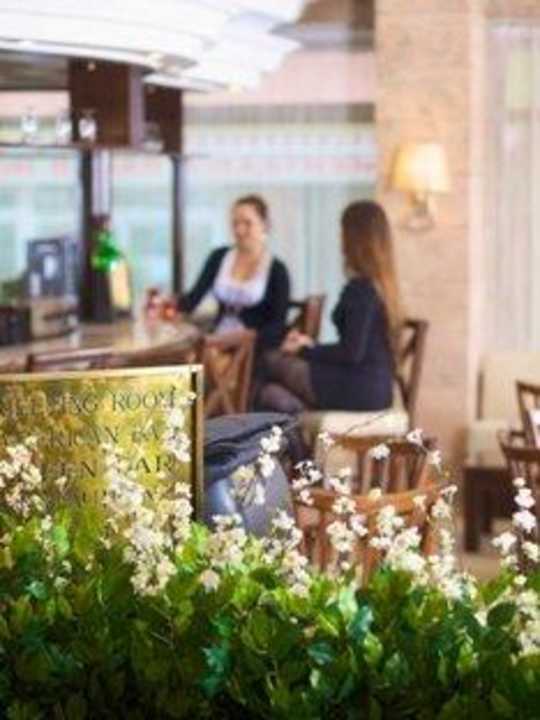 Lobby Bar Hotel Grand Emin