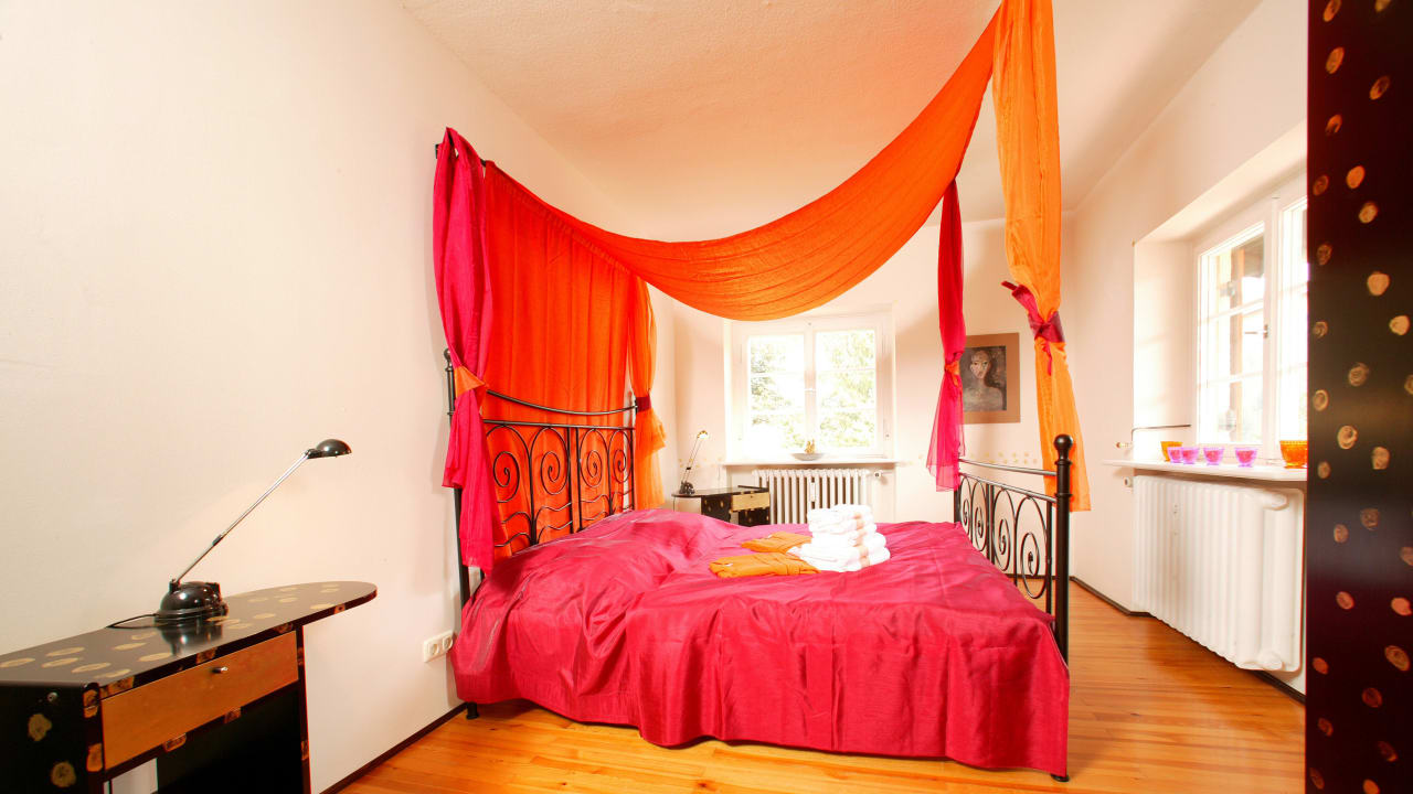 Schlafzimmer Bett Apartment Freiraum in den Alpen