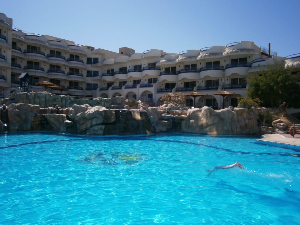 Einer der Pools Seagull Beach Resort