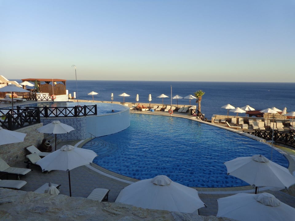 Poolanlage Hotel Kalithea Horizon Royal