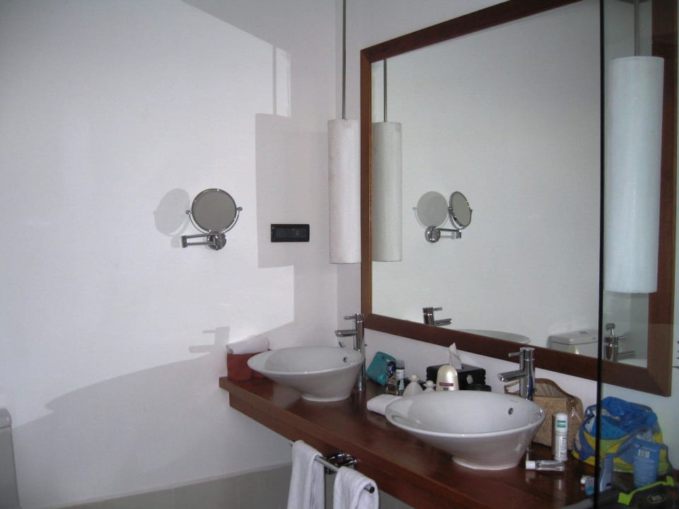 Das Bad unserer Water Villa Meeru Maldives Resort Island