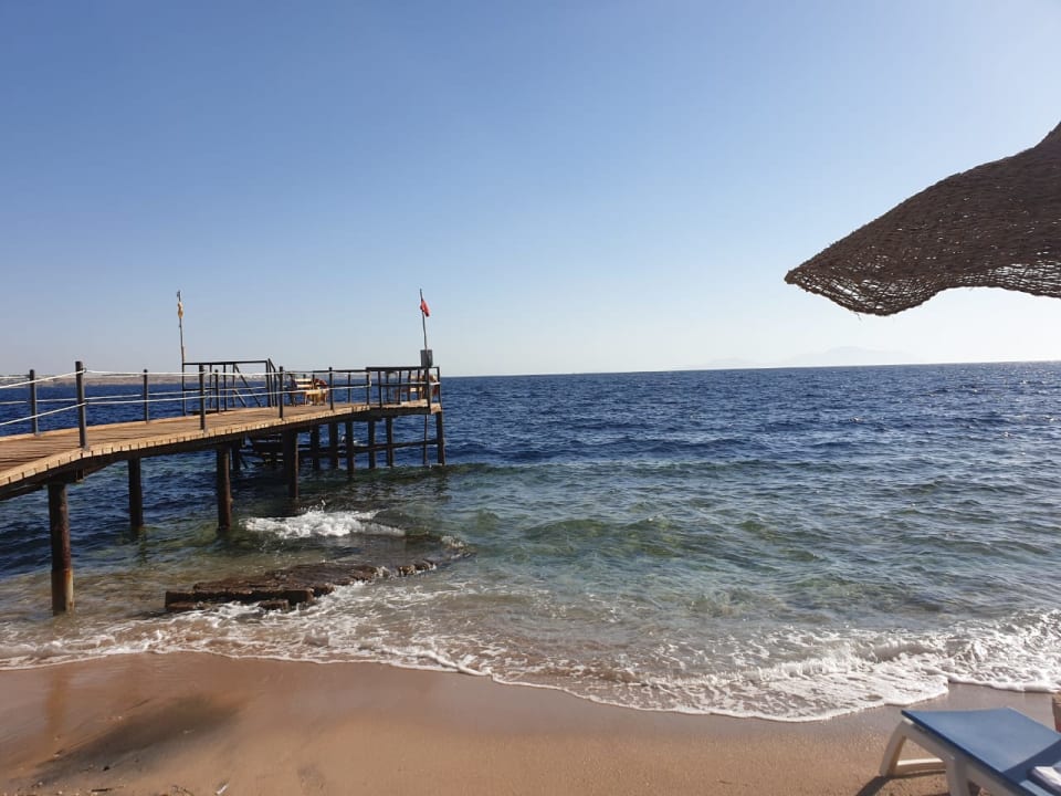 Strand Club Reef Hotel