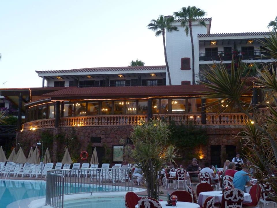 Restaurant von außen Hotel Parque Tropical