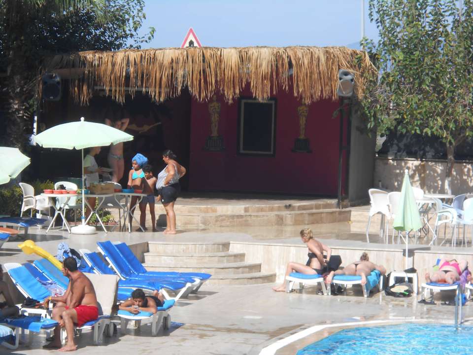 Bühne  Hotel Ideal Beach