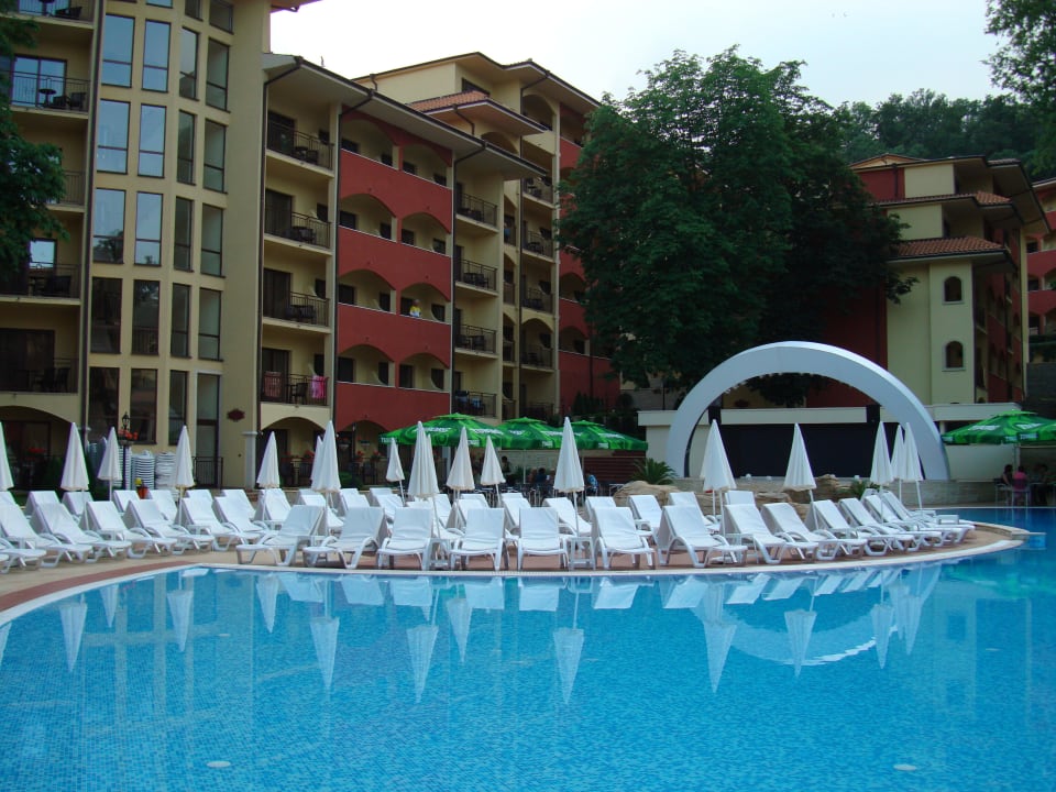 Basen wieczorem GRIFID Aqua Club Bolero