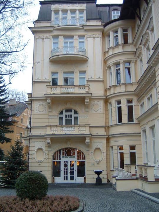 Eingang Falkensteiner Spa Resort Marienbad