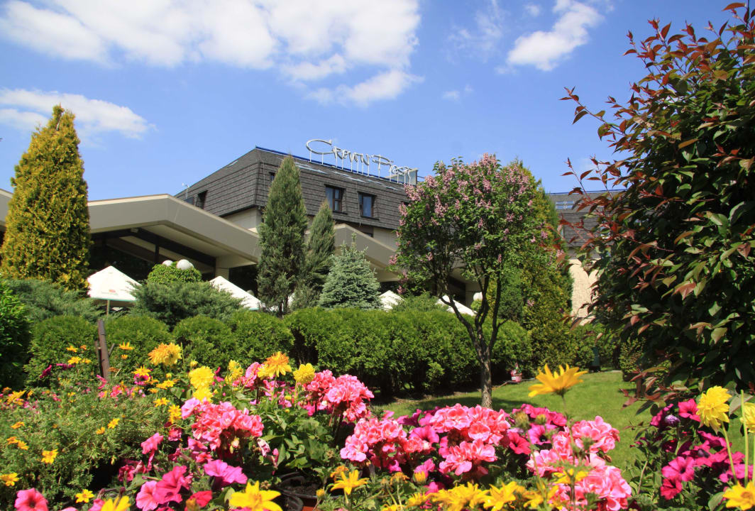 Außenansicht Crown Piast Hotel & Park