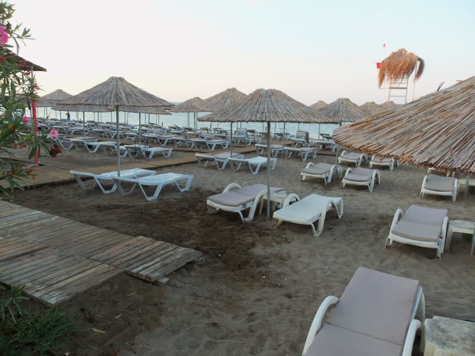 Strand um 06.30 Uhr Siam Elegance Hotels & Spa