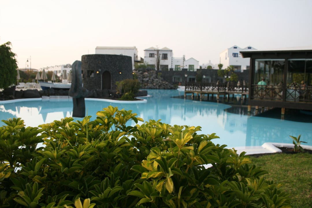 Ausblick Pool Hotel LIVVO Volcan Lanzarote