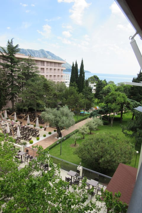 Gartenanlage Iberostar Waves Bellevue