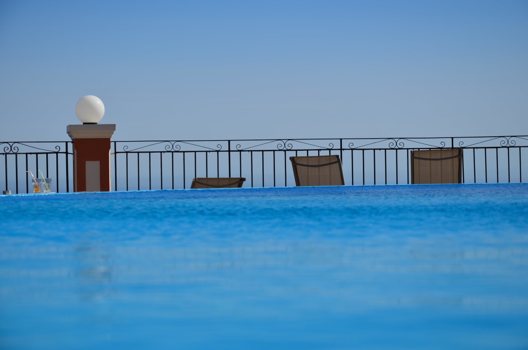 " Golden Fox " in Paleokastritsa   Hotel Golden Fox