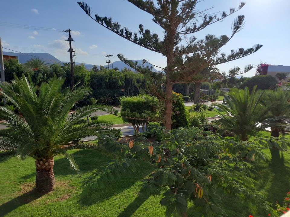 Gartenanlage Anissa Beach & Village