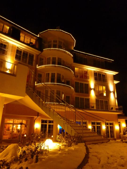 Neubau am Abend Hotel Panorama Royal